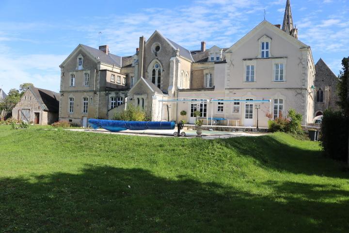 Отель Logis Le Port Saint Aubin Morannes sur Sarthe-Daumeray Экстерьер фото